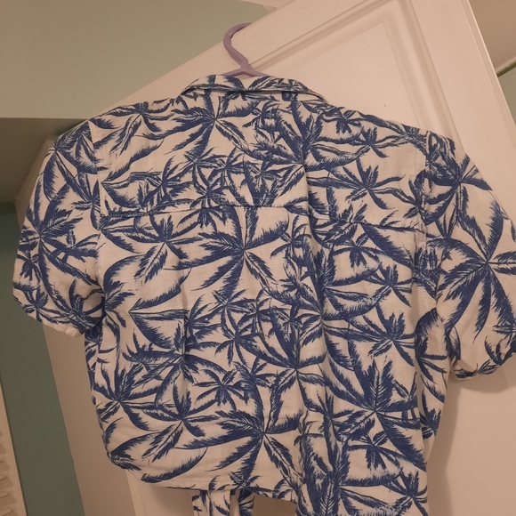 Cropped button up/tie linen shirt - Picture 4 of 5